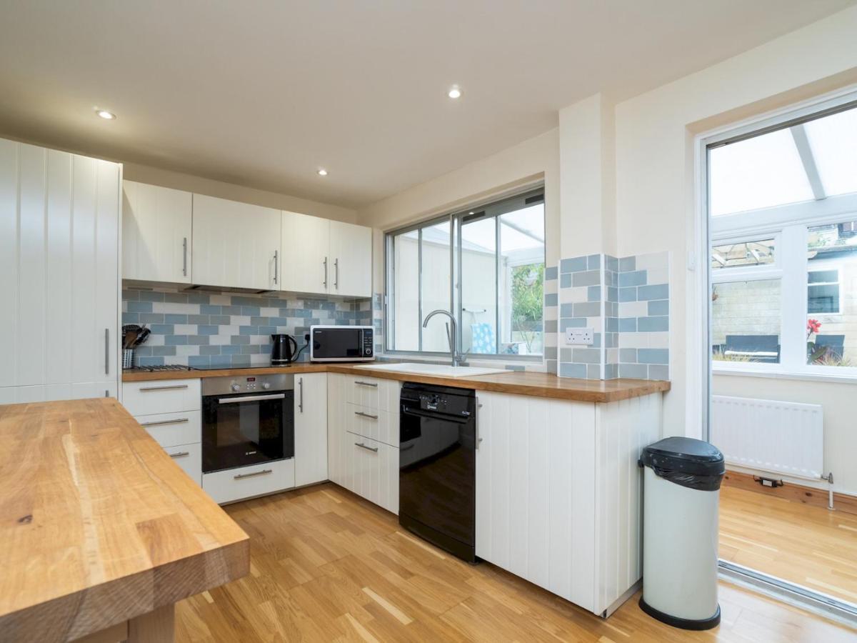Pass The Keys Modern 2 Bedroom House With On Street Parking * Bath
