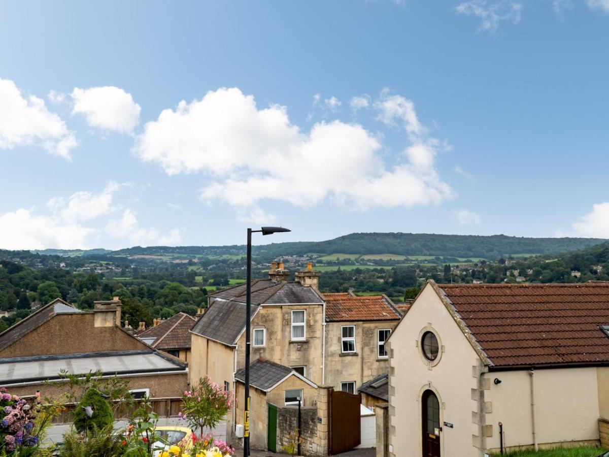 Holiday home Pass The Keys Modern 2 Bedroom House With On Street Parking Bath