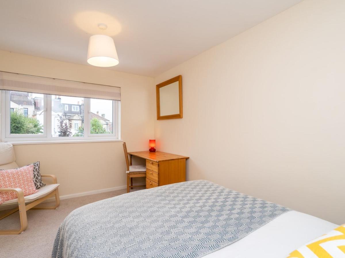 Pass The Keys Modern 2 Bedroom House With On Street Parking Holiday home Bath
