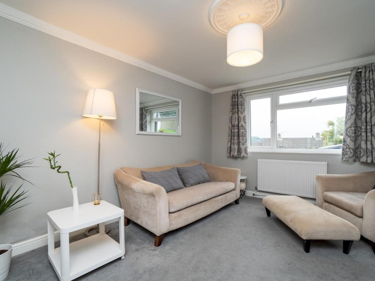 Pass The Keys Modern 2 Bedroom House With On Street Parking Holiday home *