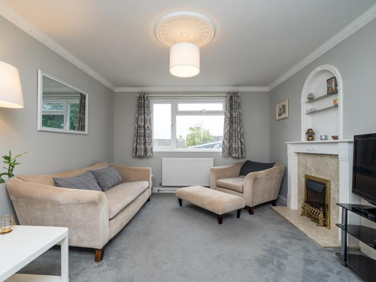Holiday home Pass The Keys Modern 2 Bedroom House With On Street Parking Bath