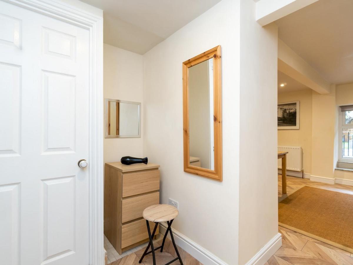 Apartment Pass The Keys Lovely 1 Bed With Free Parking Bath