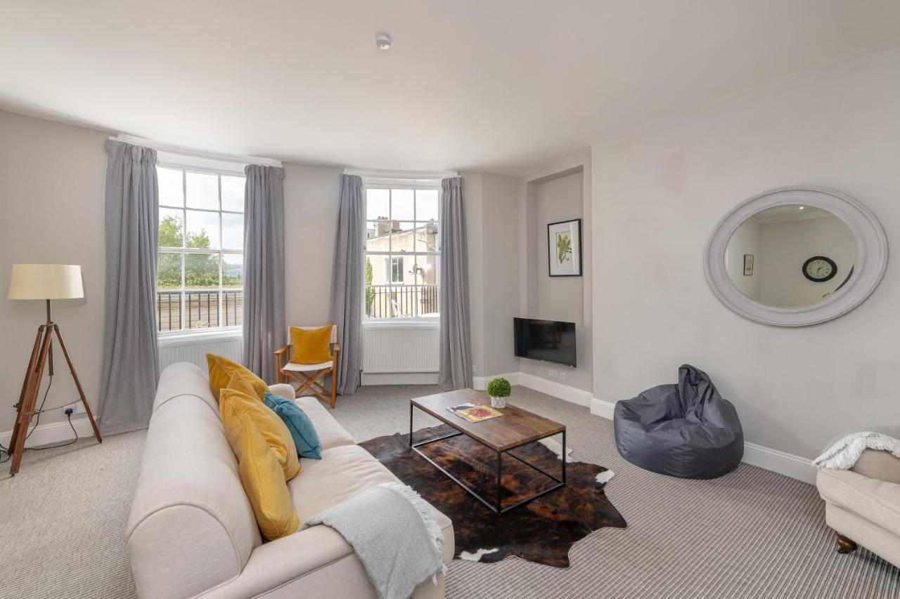 Georgian 2 Bed With 3 Bathrooms And Parking Bath