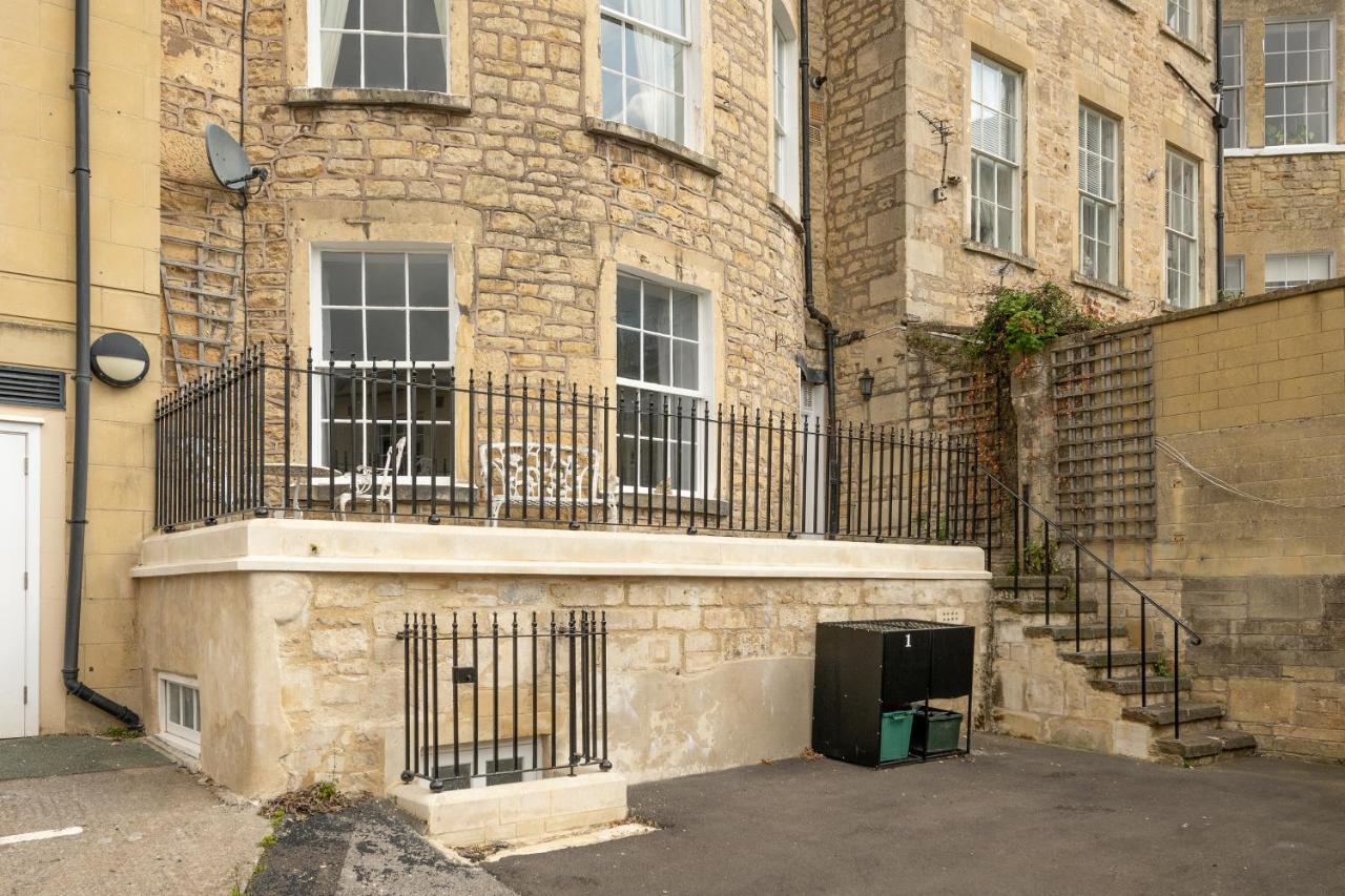 Georgian 2 Bed With 3 Bathrooms And Parking Apartment *