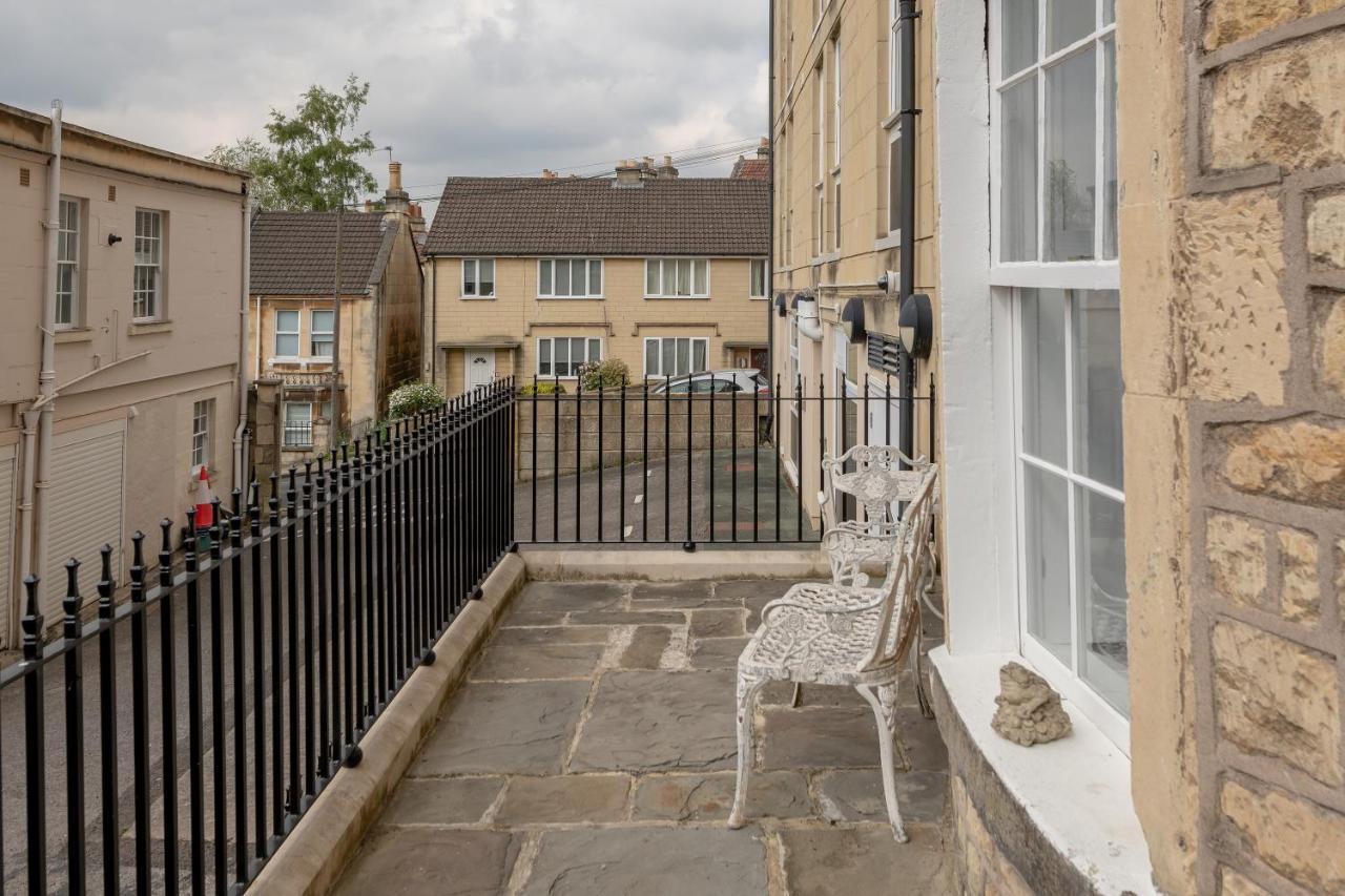 Georgian 2 Bed With 3 Bathrooms And Parking Bath