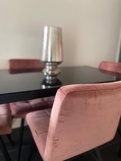 4 Kensington Court By Mia Living One Bedroom Apartment With Parking Apartment Bath