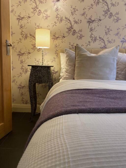 4 Kensington Court By Mia Living One Bedroom Apartment With Parking