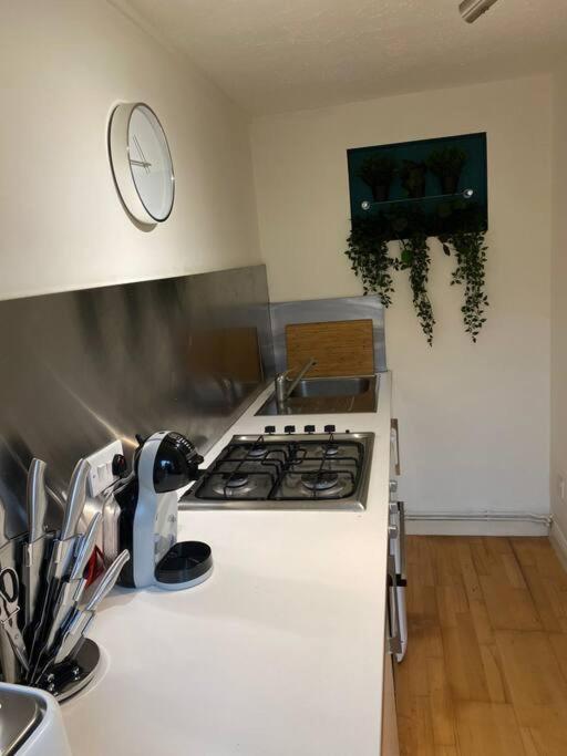 Apartment 4 Kensington Court By Mia Living One Bedroom Apartment With Parking Bath