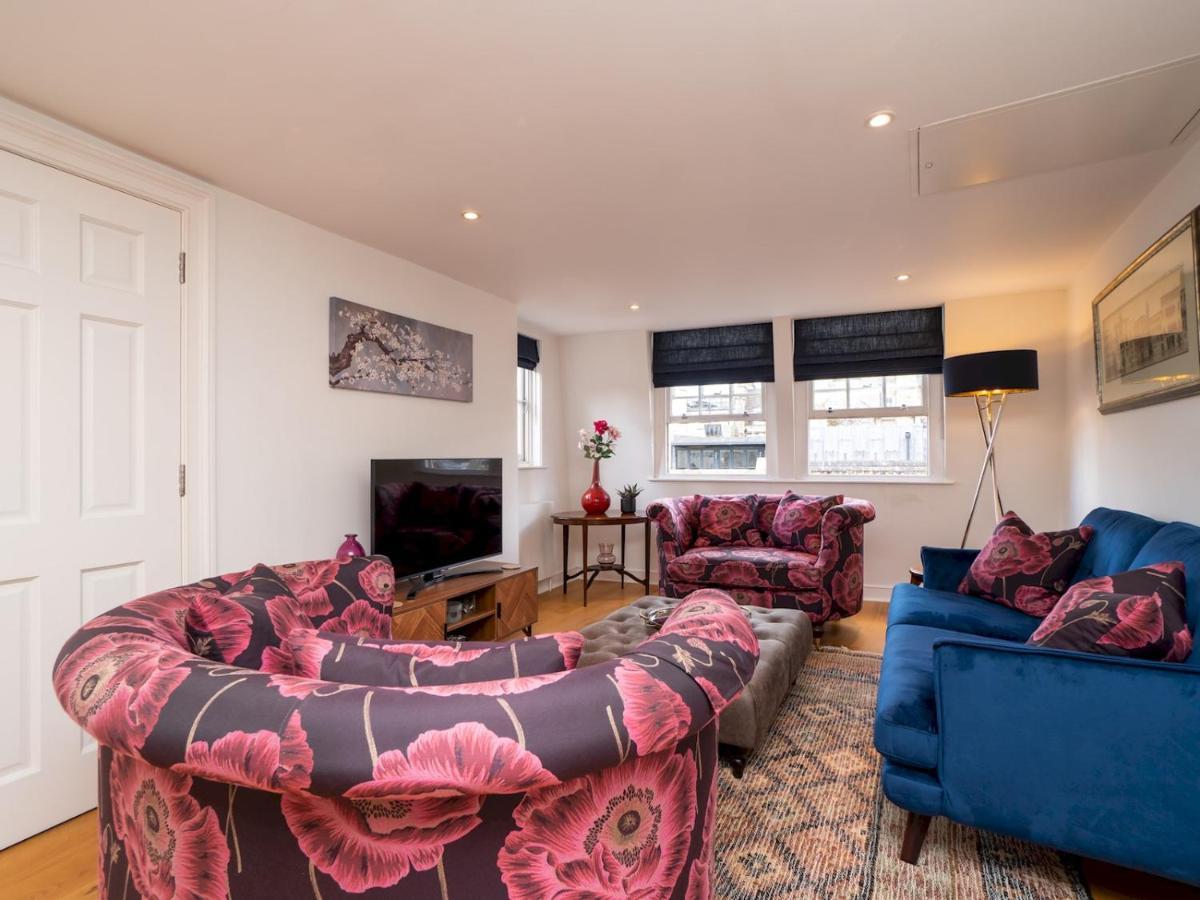 Pass The Keys 2 Bed Flat In The Heart Of * Bath