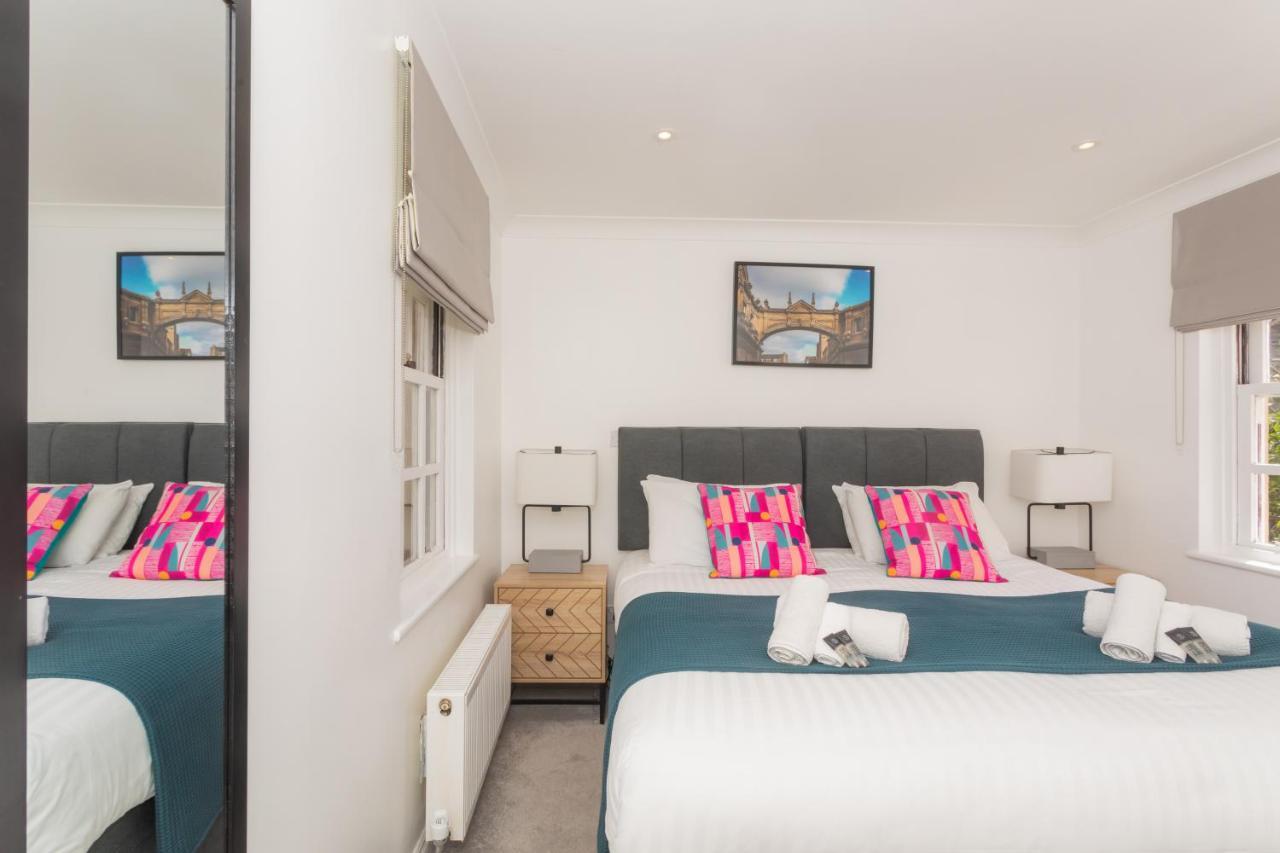 Crescent Mews Apartment *