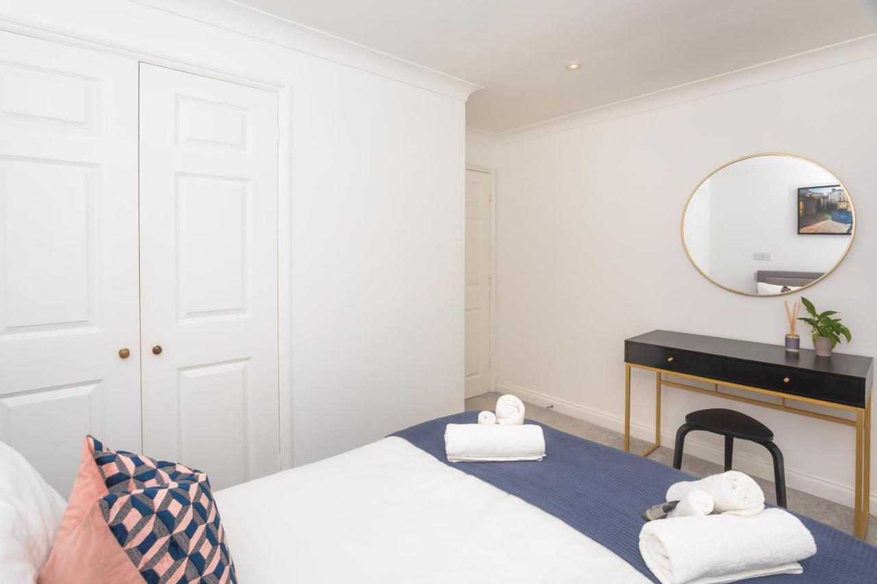 Crescent Mews * Bath