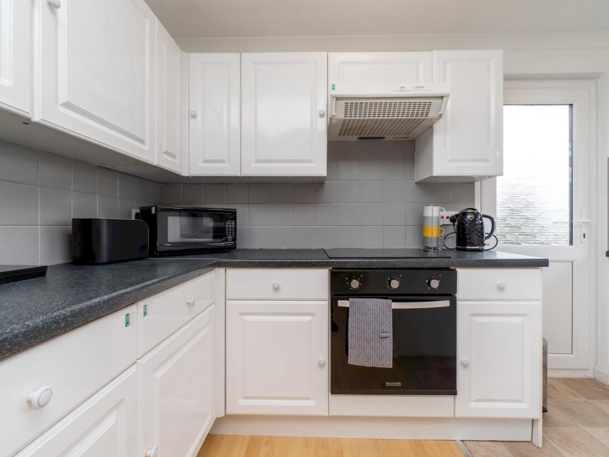 Pass The Keys One Bed Flat With Stunning Views And Free Parking Apartment *