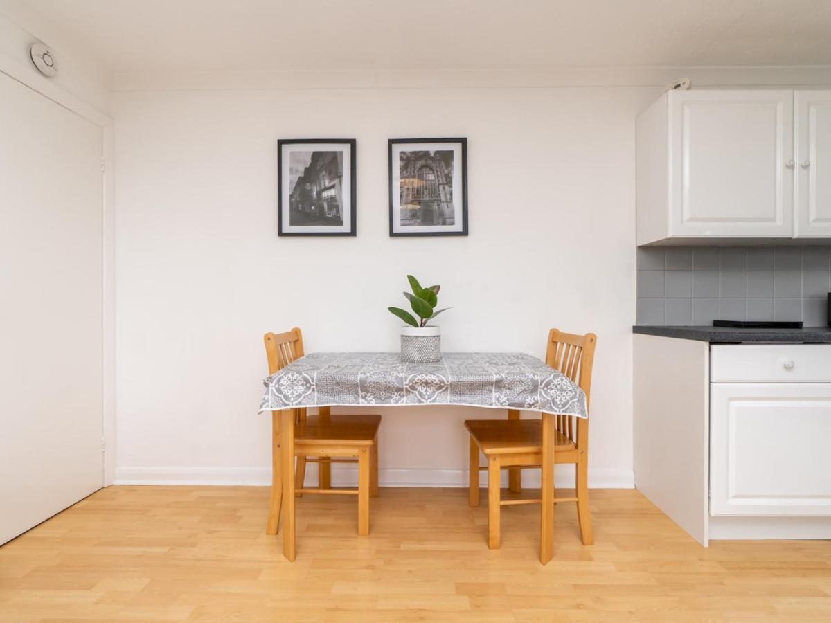 Pass The Keys One Bed Flat With Stunning Views And Free Parking
