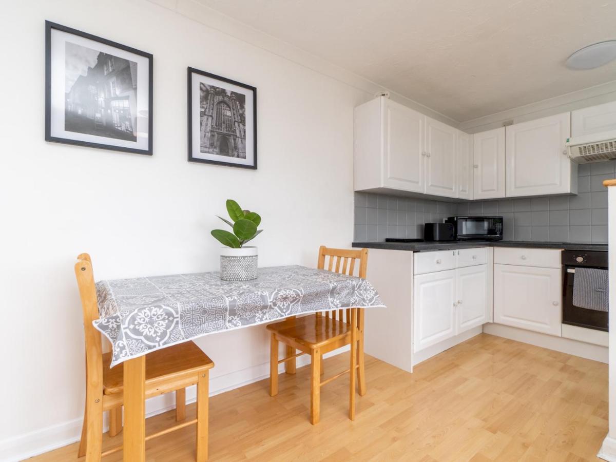 Pass The Keys One Bed Flat With Stunning Views And Free Parking Apartment Bath