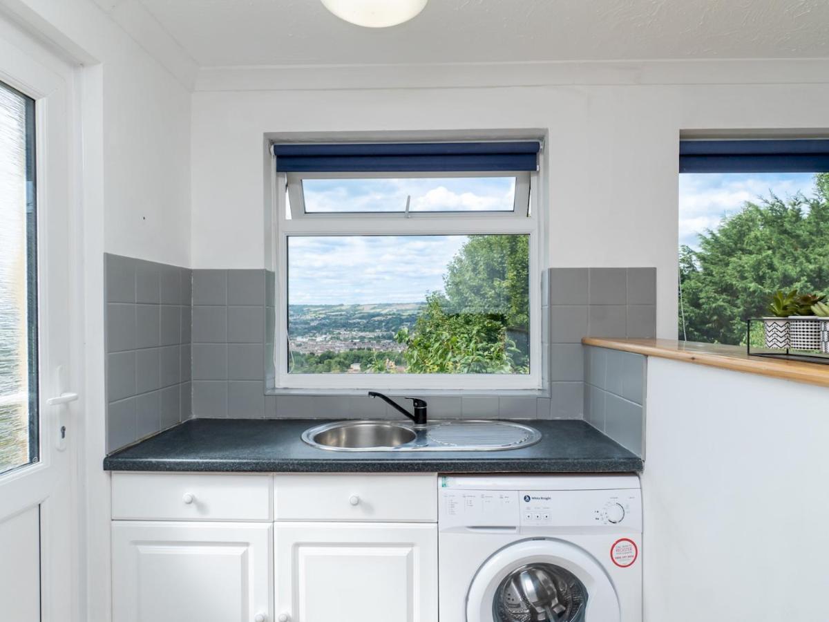 Pass The Keys One Bed Flat With Stunning Views And Free Parking Apartment *