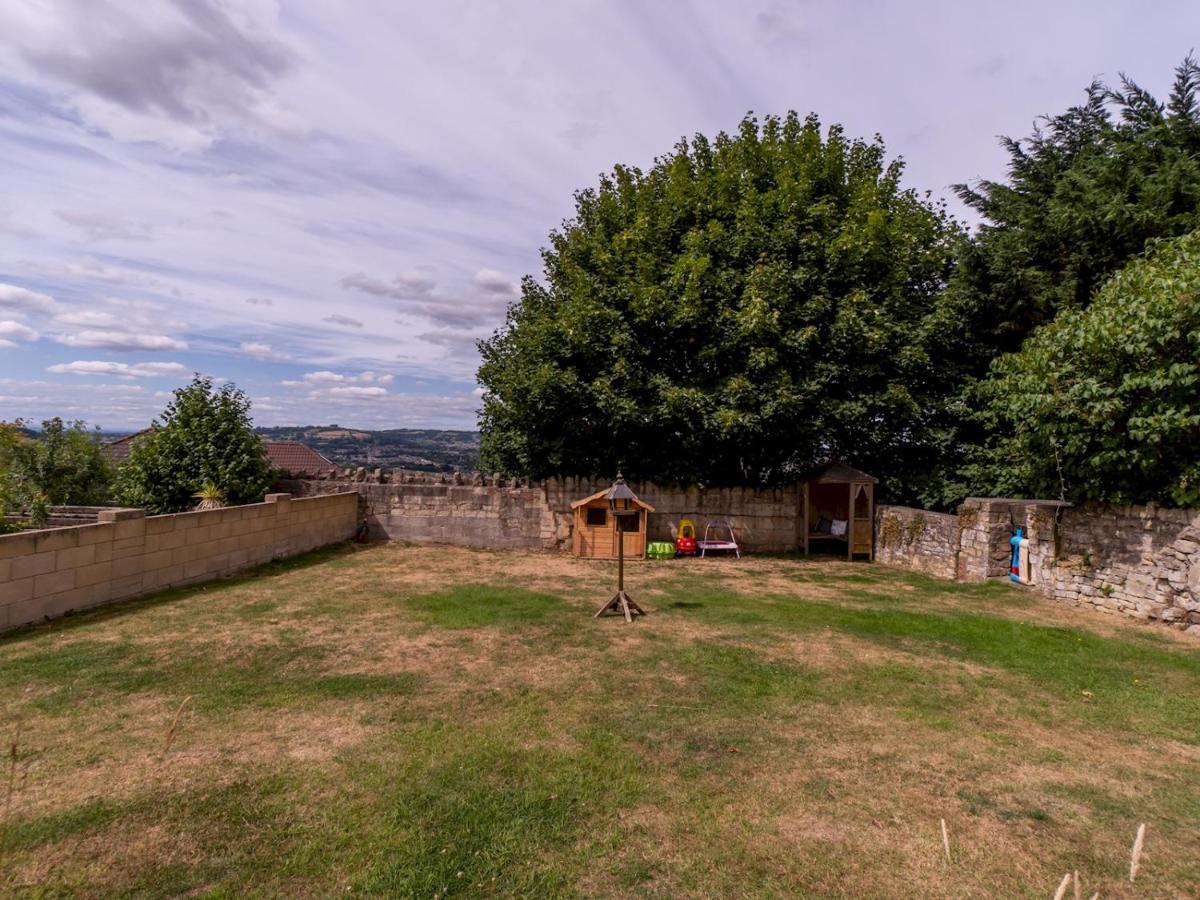 Pass The Keys One Bed Flat With Stunning Views And Free Parking Bath