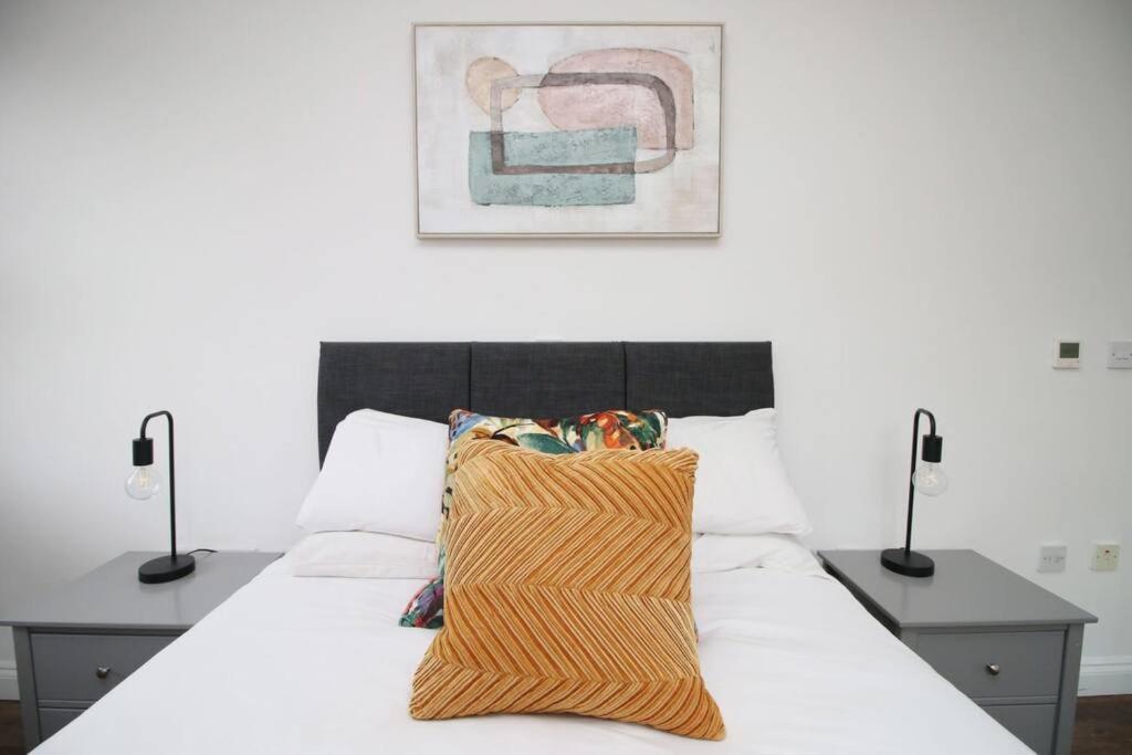 Flat 2 Batheaston By Mia Living Stylish 1 Bedroom With Free Parking Apartment Bath