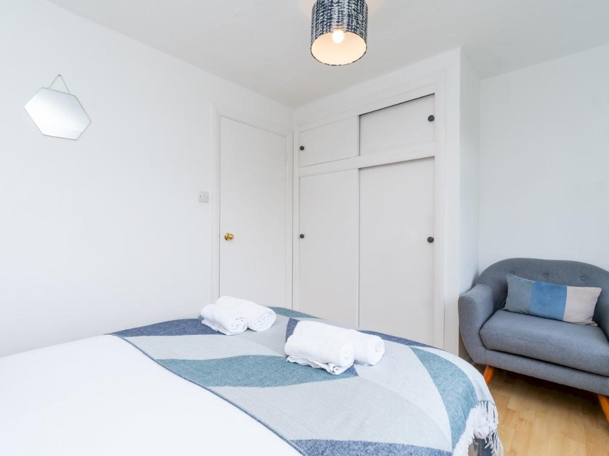 Pass The Keys One Bed Flat With Stunning Views And Free Parking Apartment