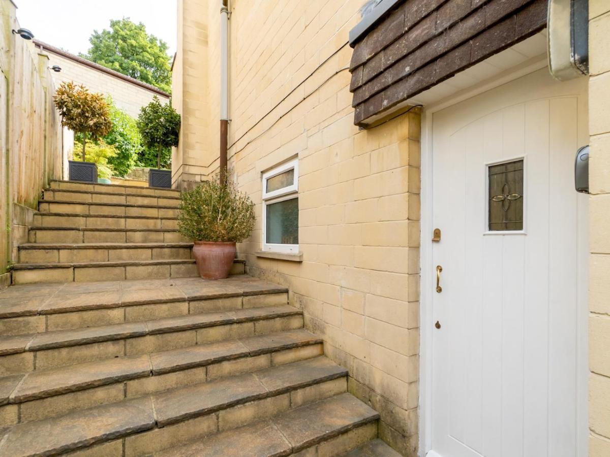 Pass The Keys One Bed Flat With Stunning Views And Free Parking Bath