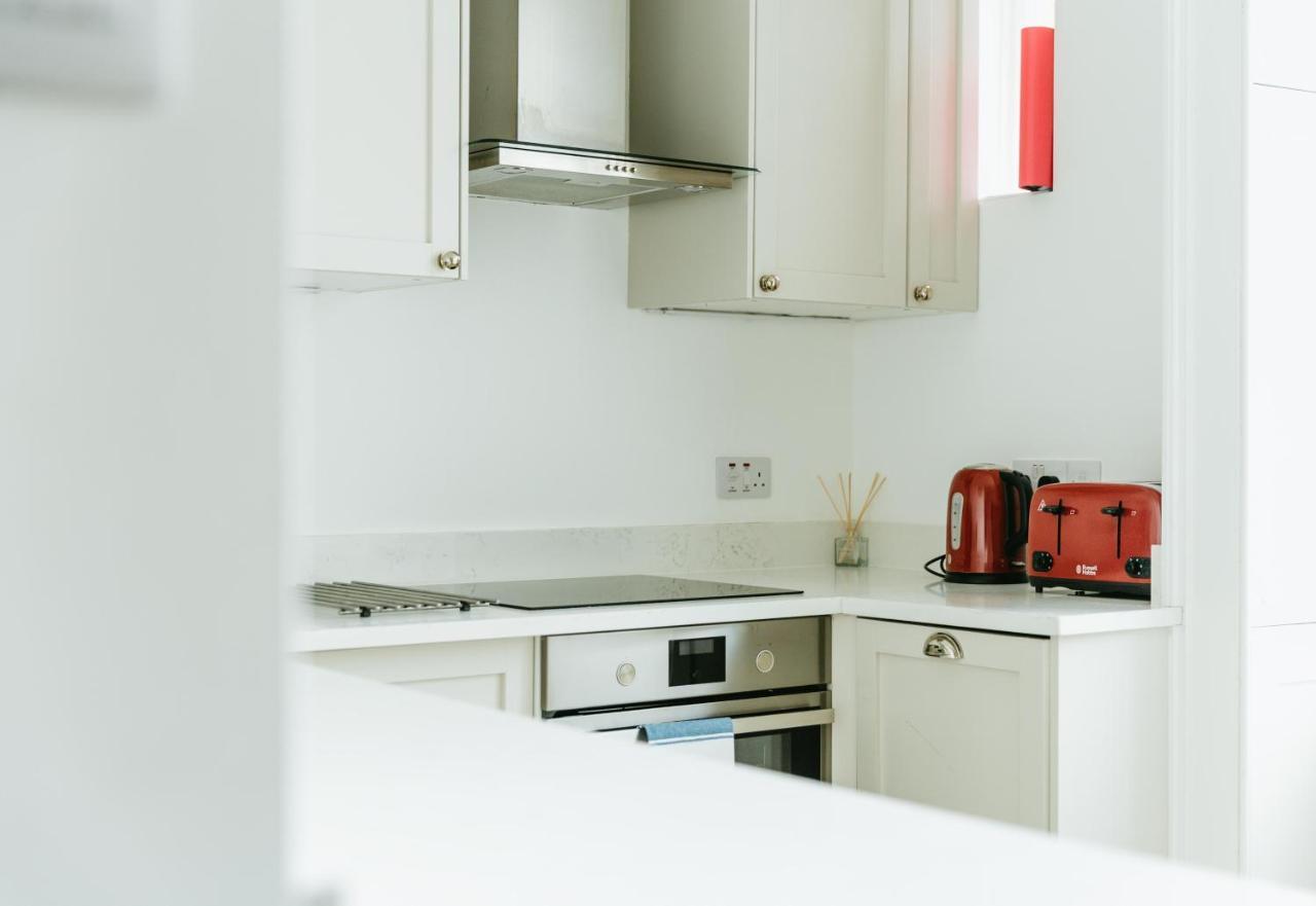 Luxury 1 Bed Flat, Spectacular Views Of Apartment Bath