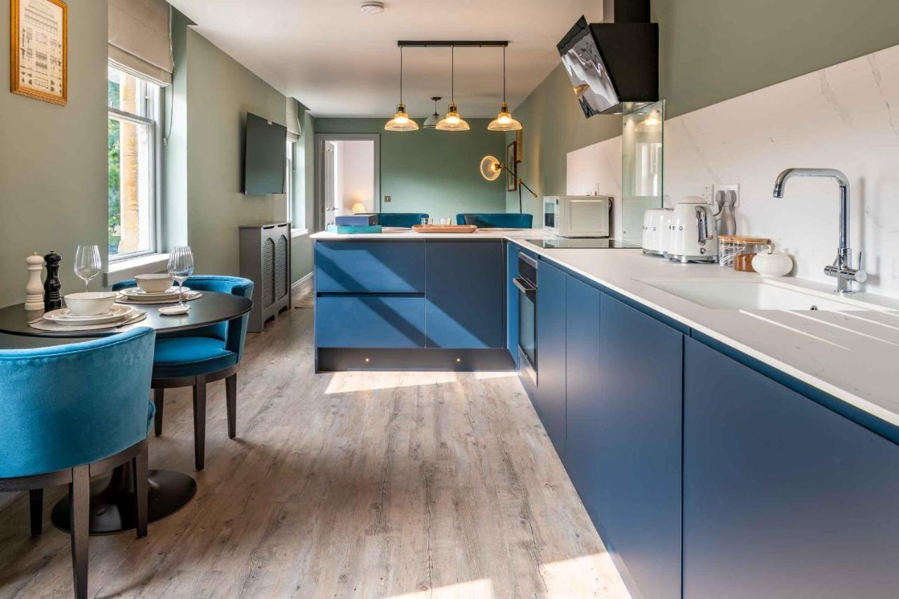 Stylish Modern 1 Bedroom, Centre Bath