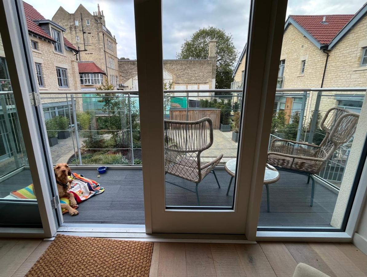 Apartment Walcot Yard With Parking, Keys *