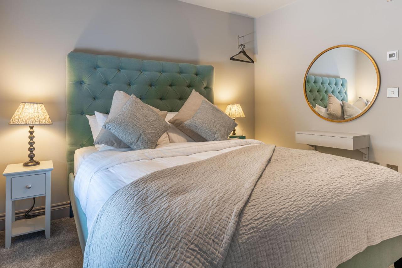 Stylish 1 Bed Apartment Bath