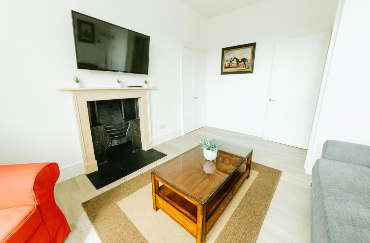 Luxury 1 Bed Flat, Spectacular Views Of Apartment Bath