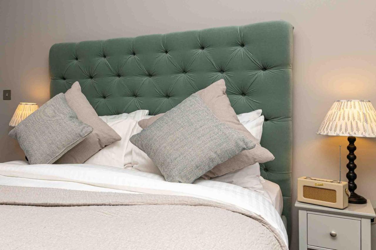 Apartment Beautiful Modern 1 Bedroom Apartment, Centre *
