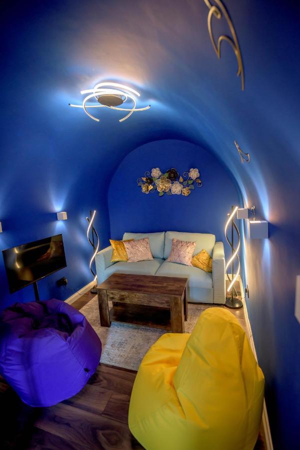 Apartment Quirky Vaulted Flat With Terrace *