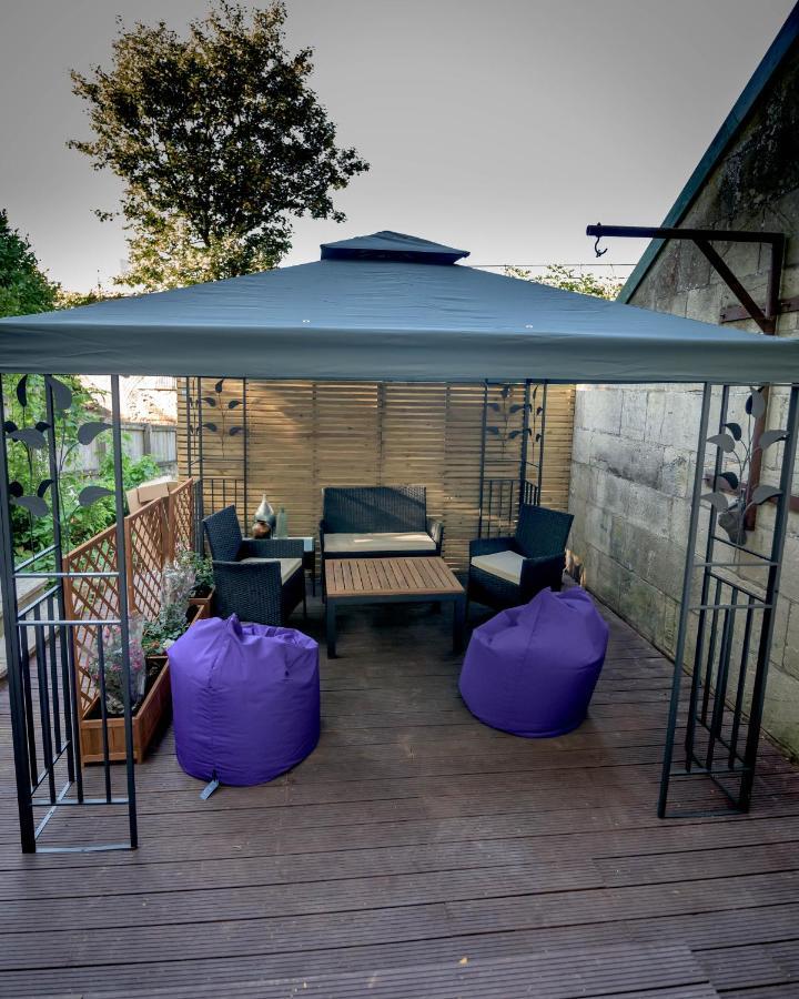 Quirky Vaulted Flat With Terrace Bath