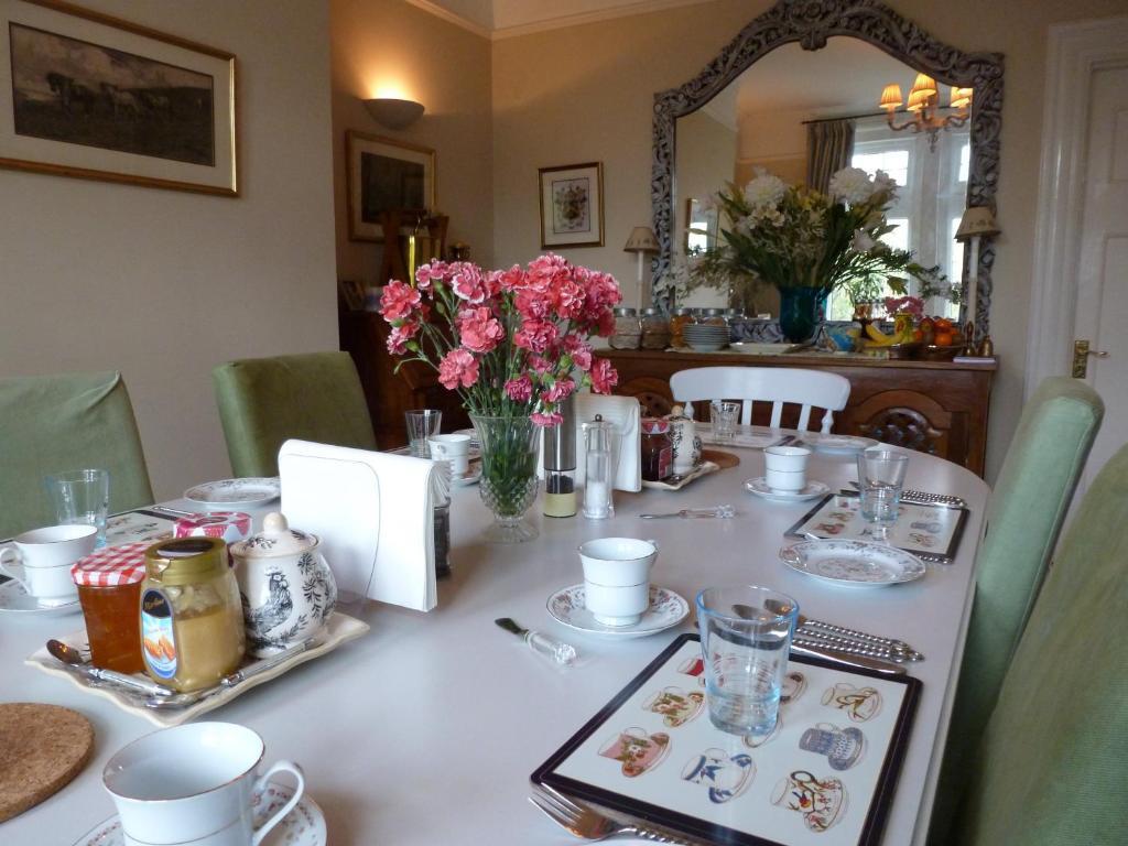 Bed & Breakfast High Beeches 4*