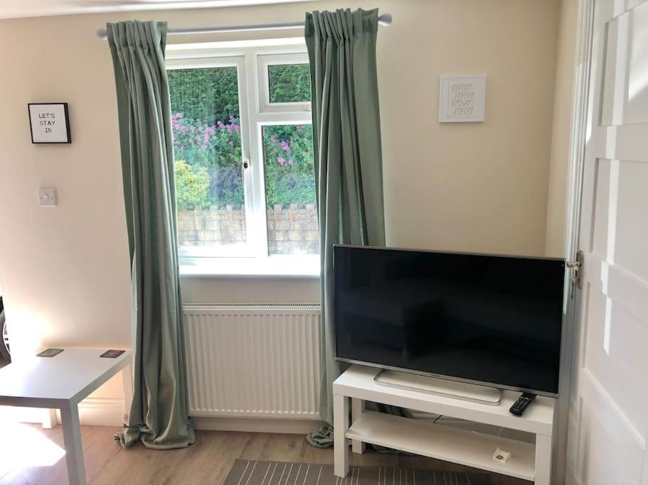 Quiet And Cosy Flat, Close To Centre Apartment *