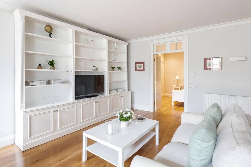 Stylish Royal Crescent Bath