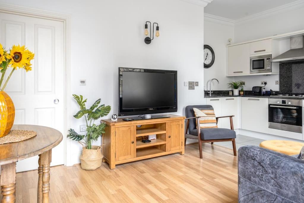 Joelle's Place Apartment *