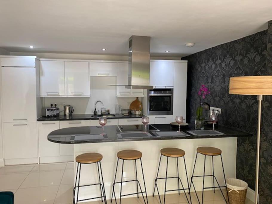 Apartment 2 Bedroom With Garden Lansdown *