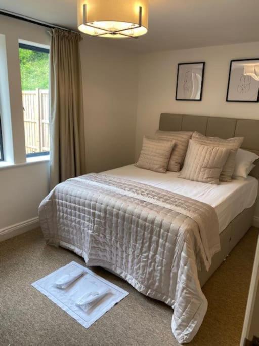 2 Bedroom With Garden Lansdown Apartment