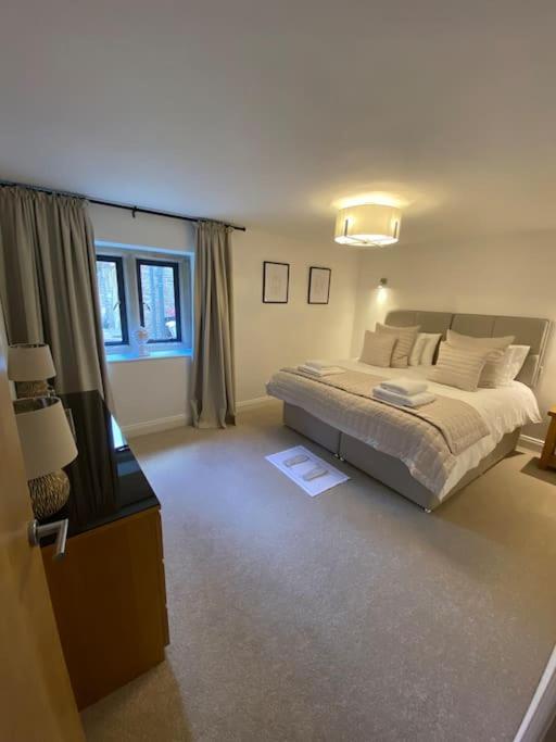 2 Bedroom With Garden Lansdown Apartment