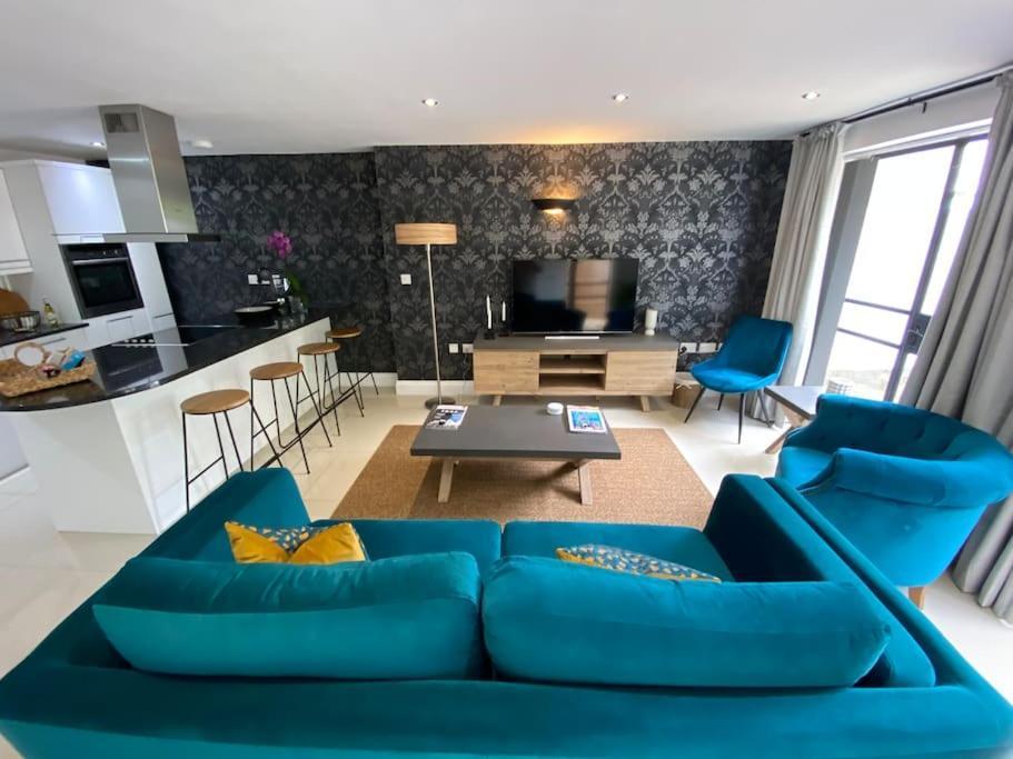 Apartment 2 Bedroom With Garden Lansdown