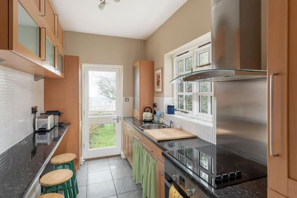 Apartment Stylish With Parking - Garden And Workspace *