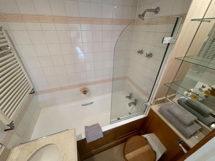 Circus Mews Townhouse:2 Beds:2 En-suite Baths:parking:city Centre:quiet Area Holiday home Bath