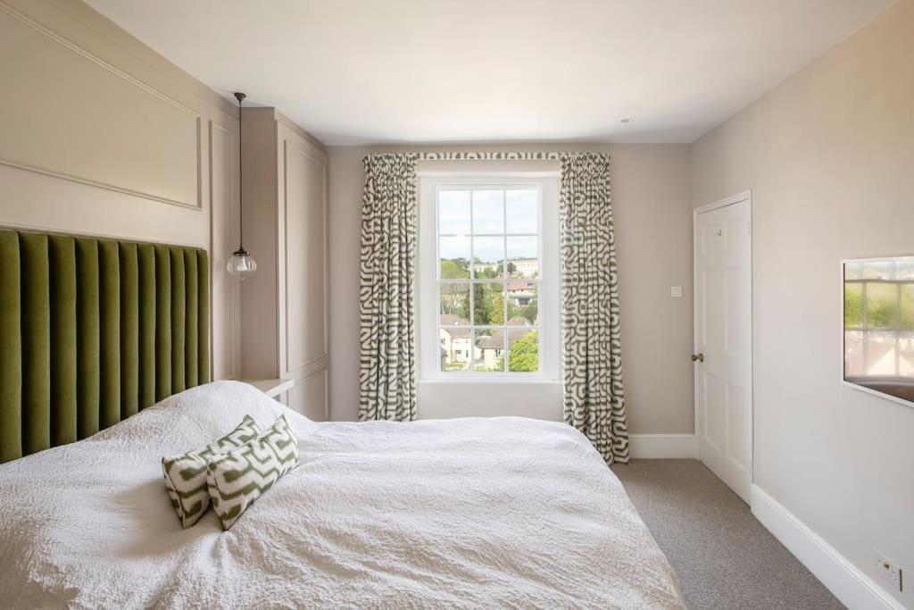 Holiday home Dunsford House - Elegant Townhouse With Parking Bath