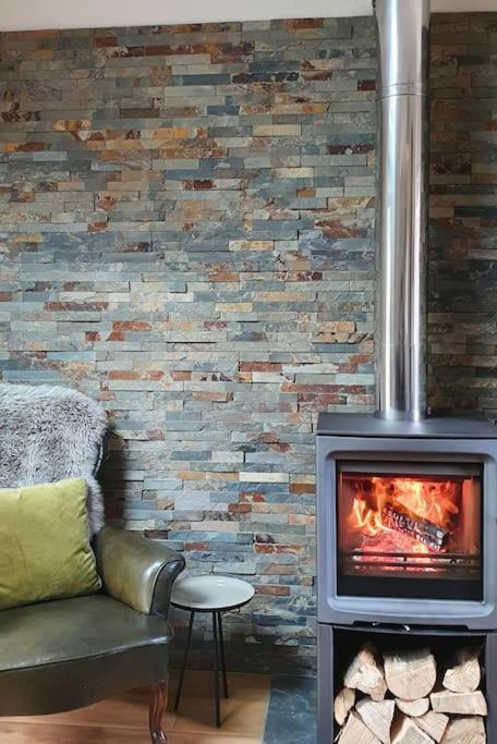 The Little Barn @ With Large Hot Tub Apartment