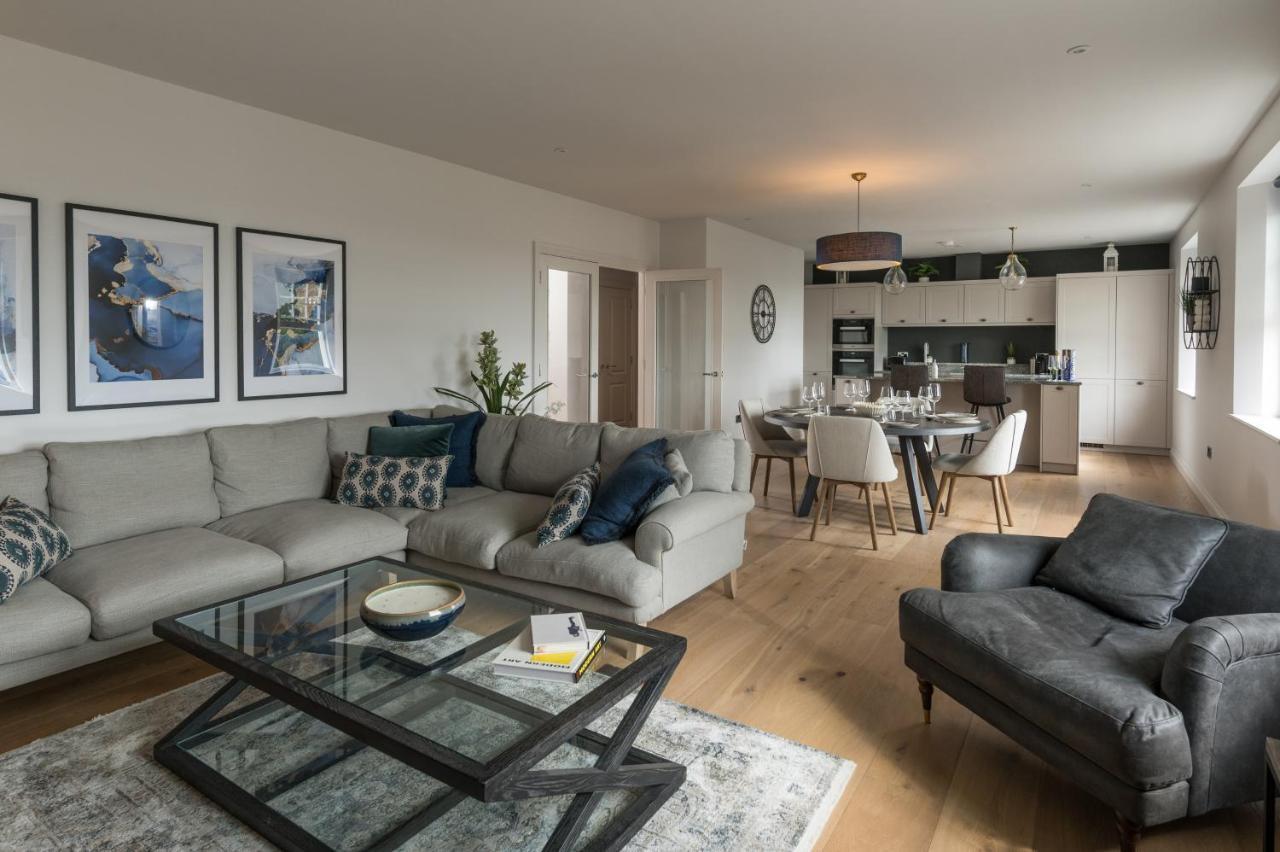 Penthouse With Amazing Views And Lift Access Apartment *