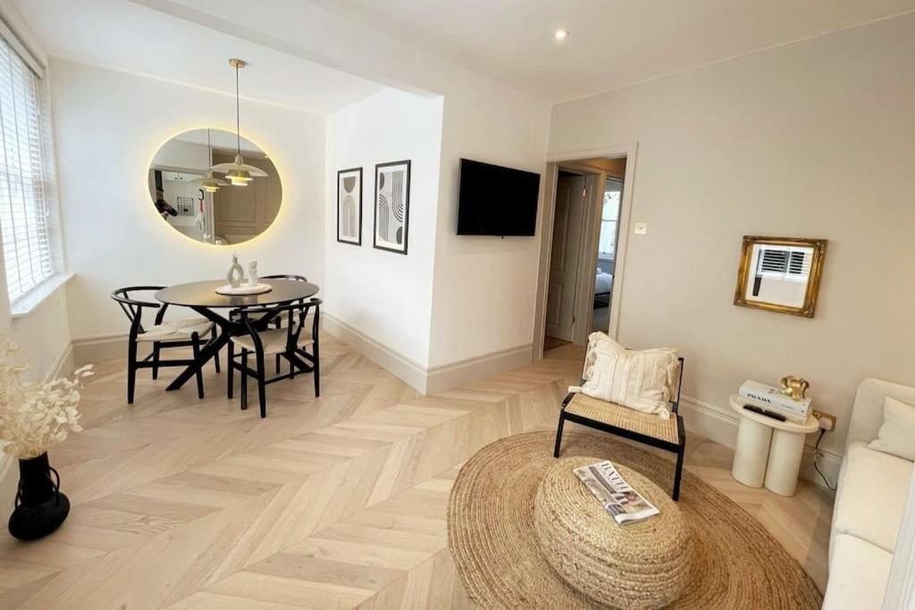 Courtyard Garden, Beautifully Finished Flat - Ba1 Bath