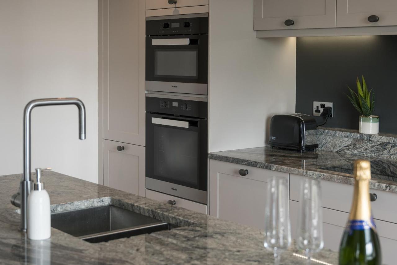 Apartment Penthouse With Amazing Views And Lift Access Bath