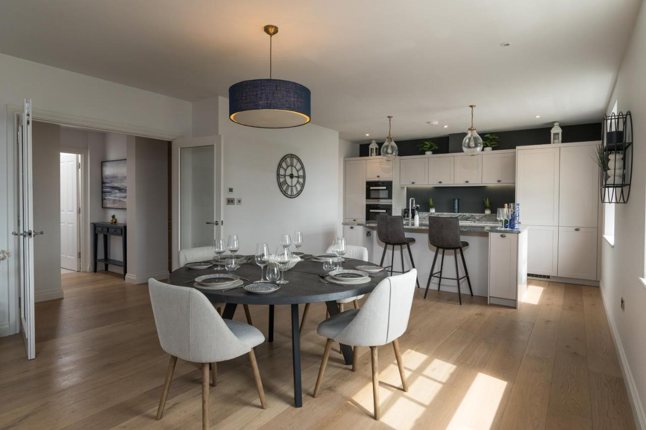 Penthouse With Amazing Views And Lift Access Apartment Bath