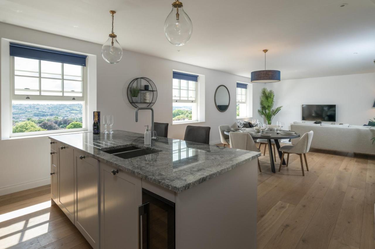 Penthouse With Amazing Views And Lift Access *