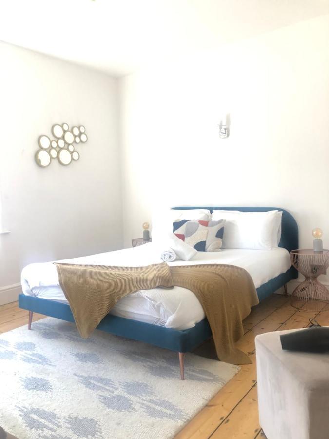 Holiday home Stylish Property, Off Street Parking,pet Friendly *
