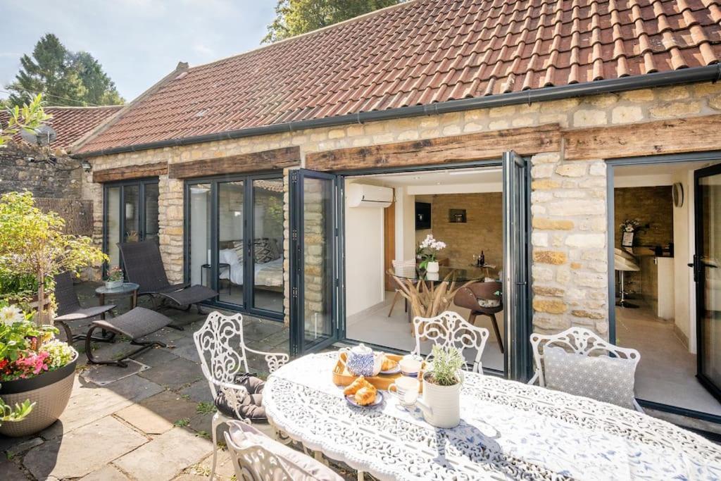 Beautiful One-bed Countryside Retreat In Apartment
